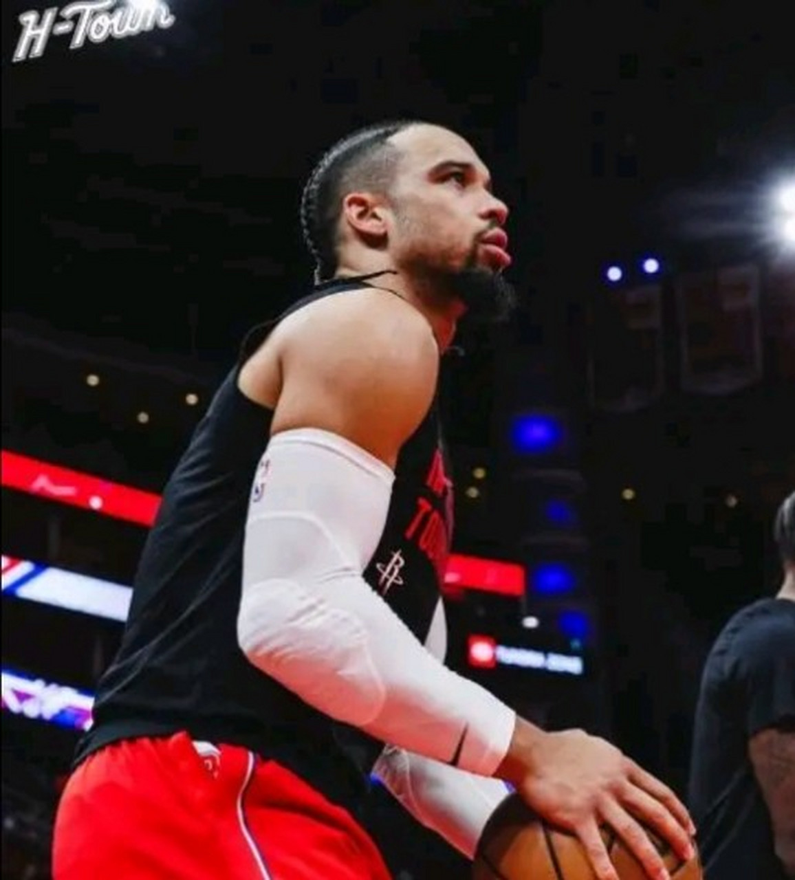 尼克斯战胜火箭,庆祝一番备战下一场 尼克斯战胜火箭,庆祝一番备战下一场