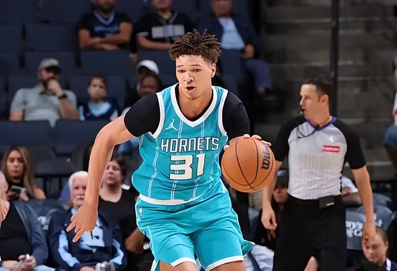 世俱杯官网-新秀球员惊艳发挥赢得全场掌声