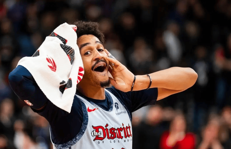 新秀球员惊艳发挥赢得全场掌声 新秀球员惊艳发挥赢得全场掌声