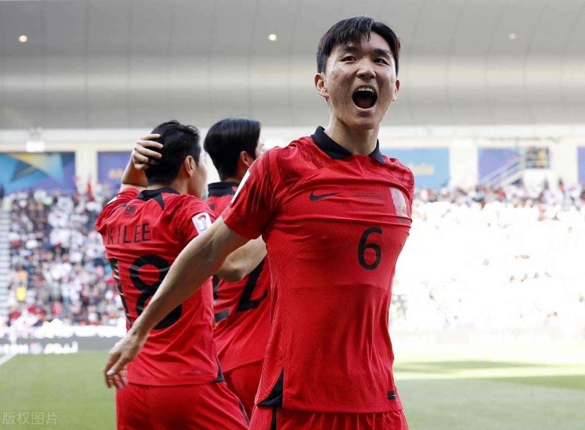 关于抢眼表现!国内足球队突破重围跻身前列的信息 关于抢眼表现!国内足球队突破重围跻身前列的信息