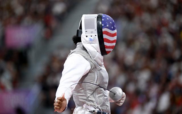 美国击剑选手以强势姿态夺冠 美国击剑选手以强势姿态夺冠