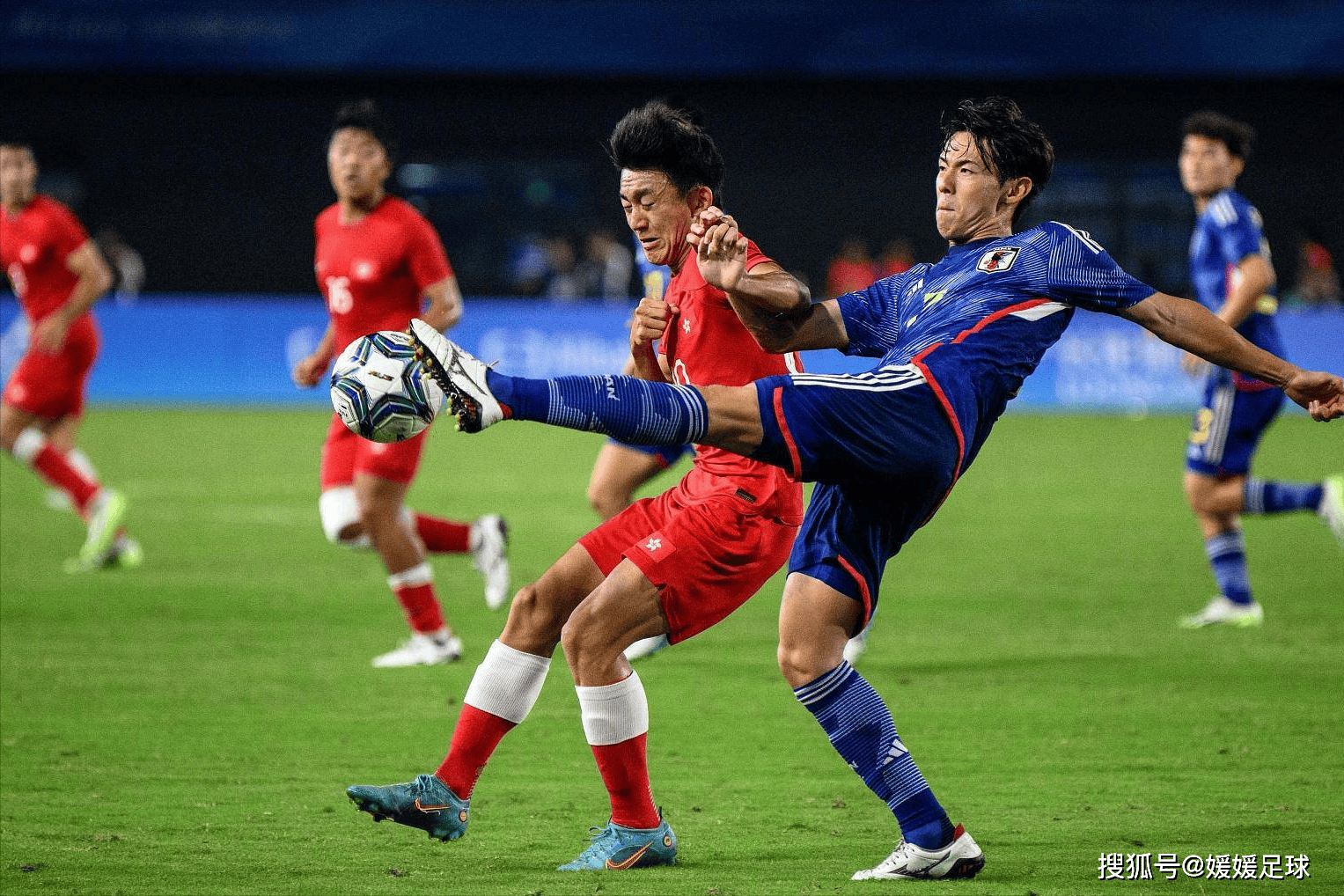 中国足球职业赛事热力激情,多位球员成就飙升的简单介绍 中国足球职业赛事热力激情,多位球员成就飙升的简单介绍