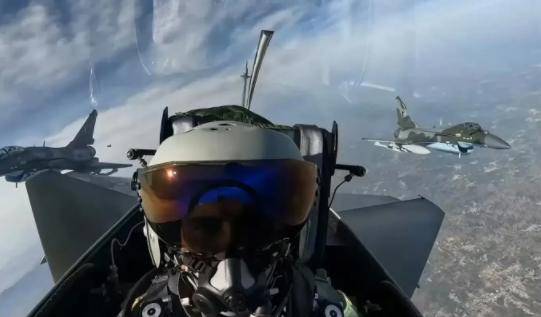 巴基斯坦队成功扳倒对手,冲进决赛 巴基斯坦队成功扳倒对手,冲进决赛