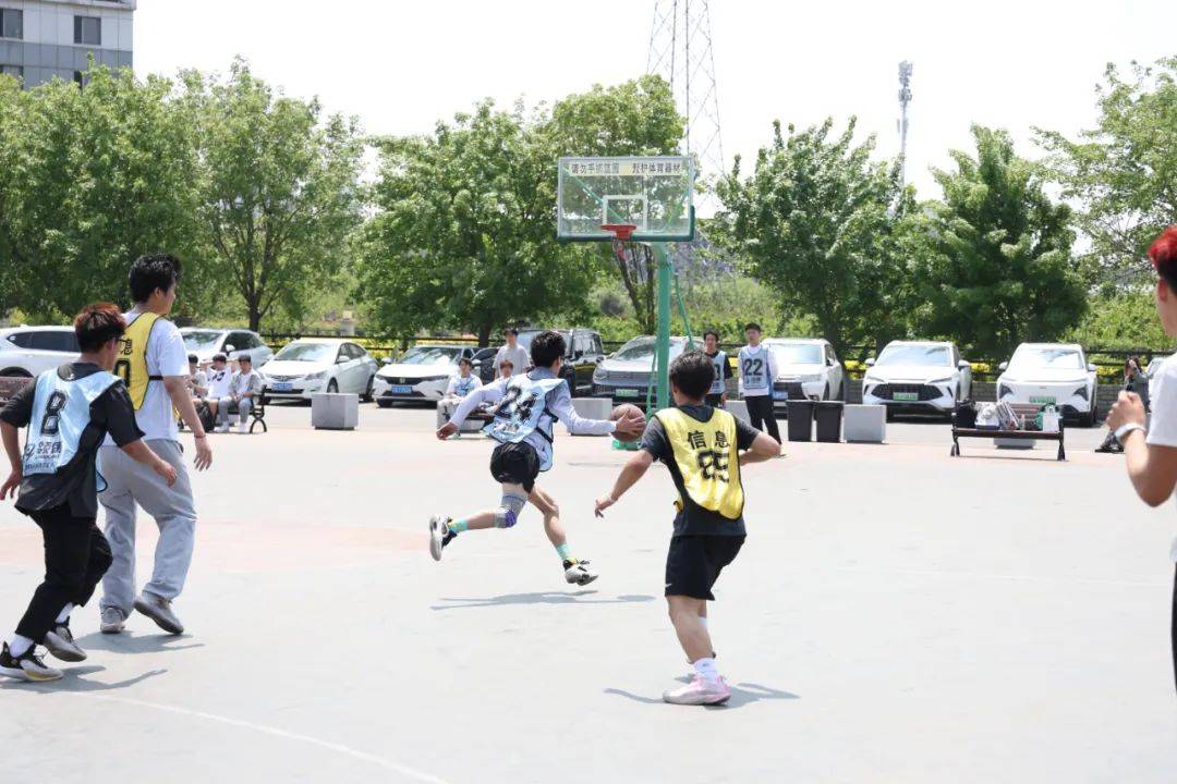 包含国内篮球顶级赛事近期掀起热潮,精彩连连的词条 包含国内篮球顶级赛事近期掀起热潮,精彩连连的词条