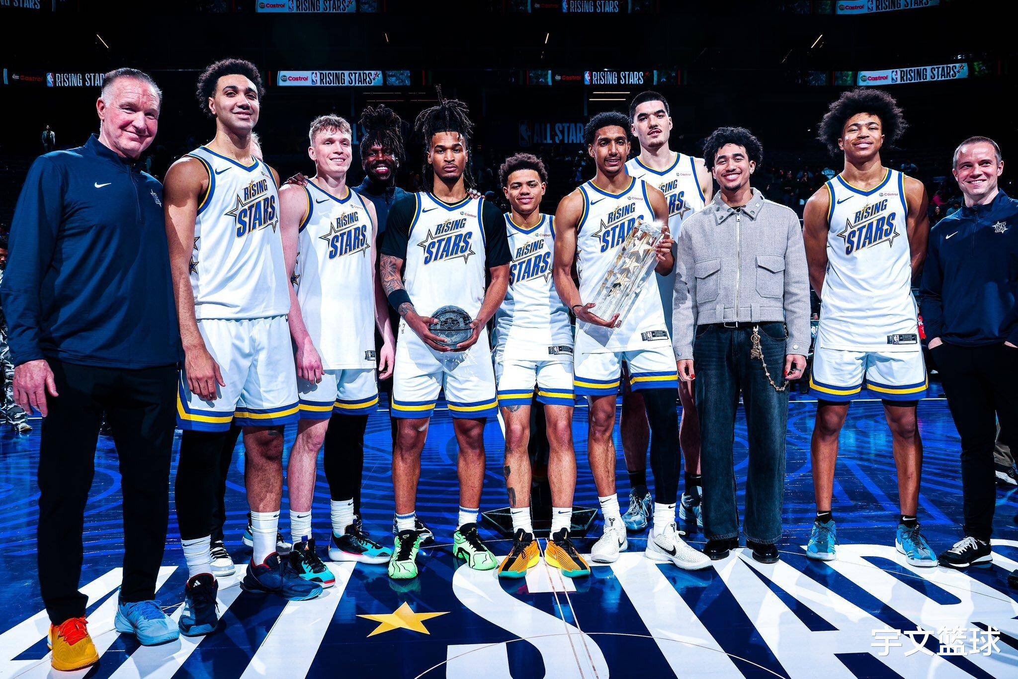 世俱杯参赛资格-联盟举办明星周末活动,球员们展开激烈角逐的简单介绍