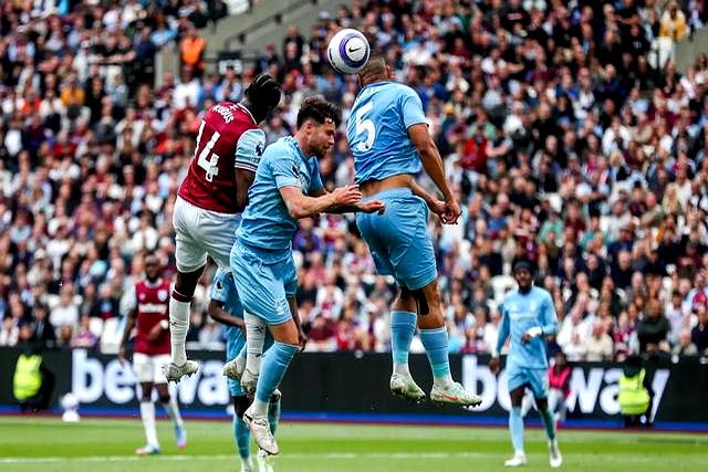 阿森纳轻取诺维奇,重返欧冠区 阿森纳轻取诺维奇,重返欧冠区