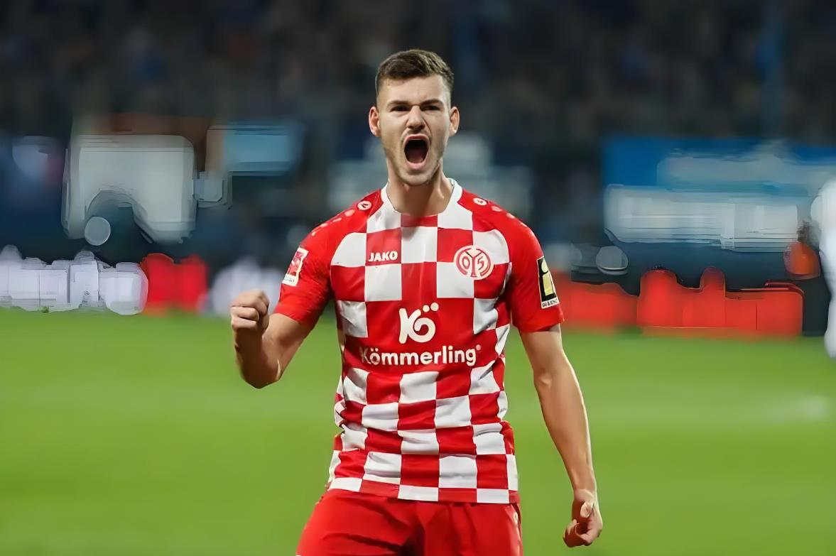 不莱梅奇迹般逆转，客场完胜门兴格拉德巴赫