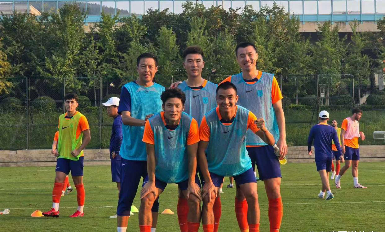 世俱杯冠军-柏林联队教练暗示离队,球队命运堪忧!的简单介绍