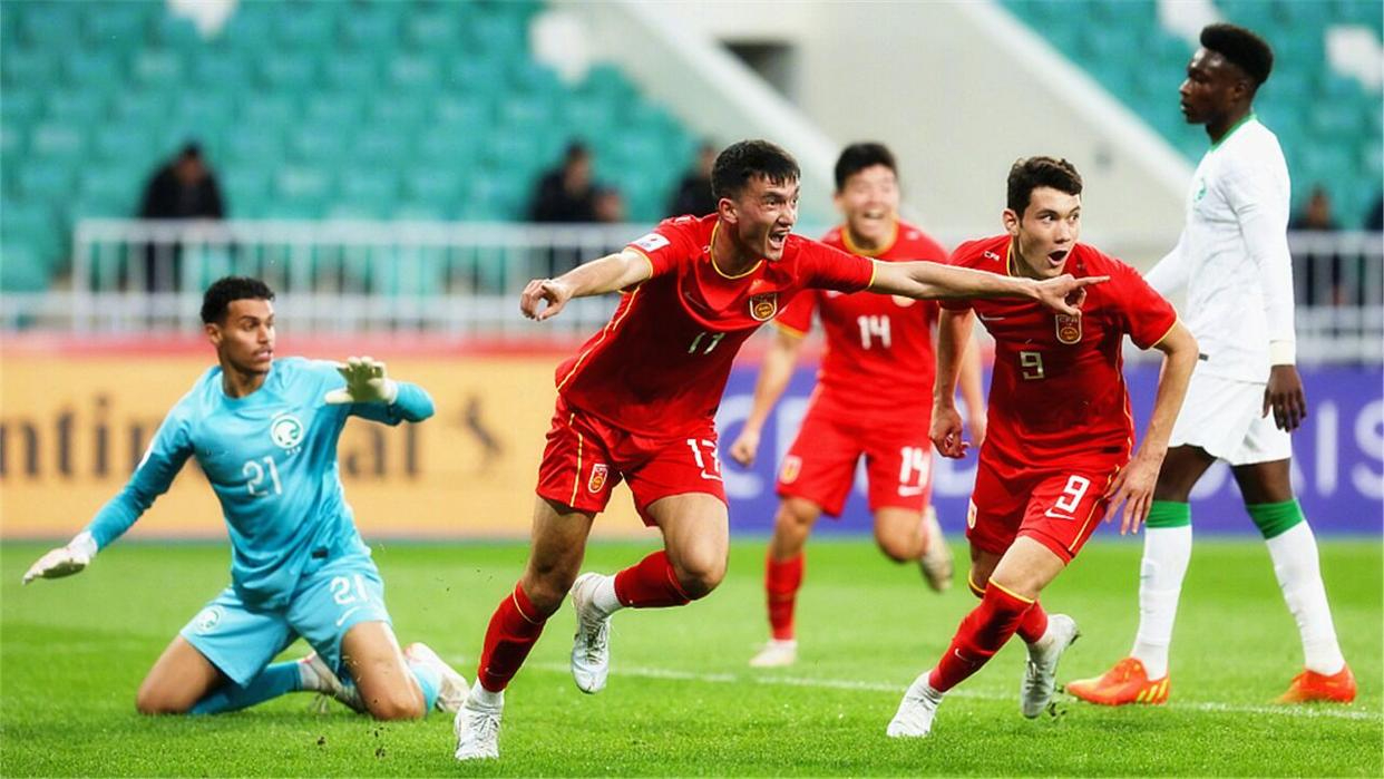 世俱杯分组-热门足球盛况坚守激情之路不畏挑战