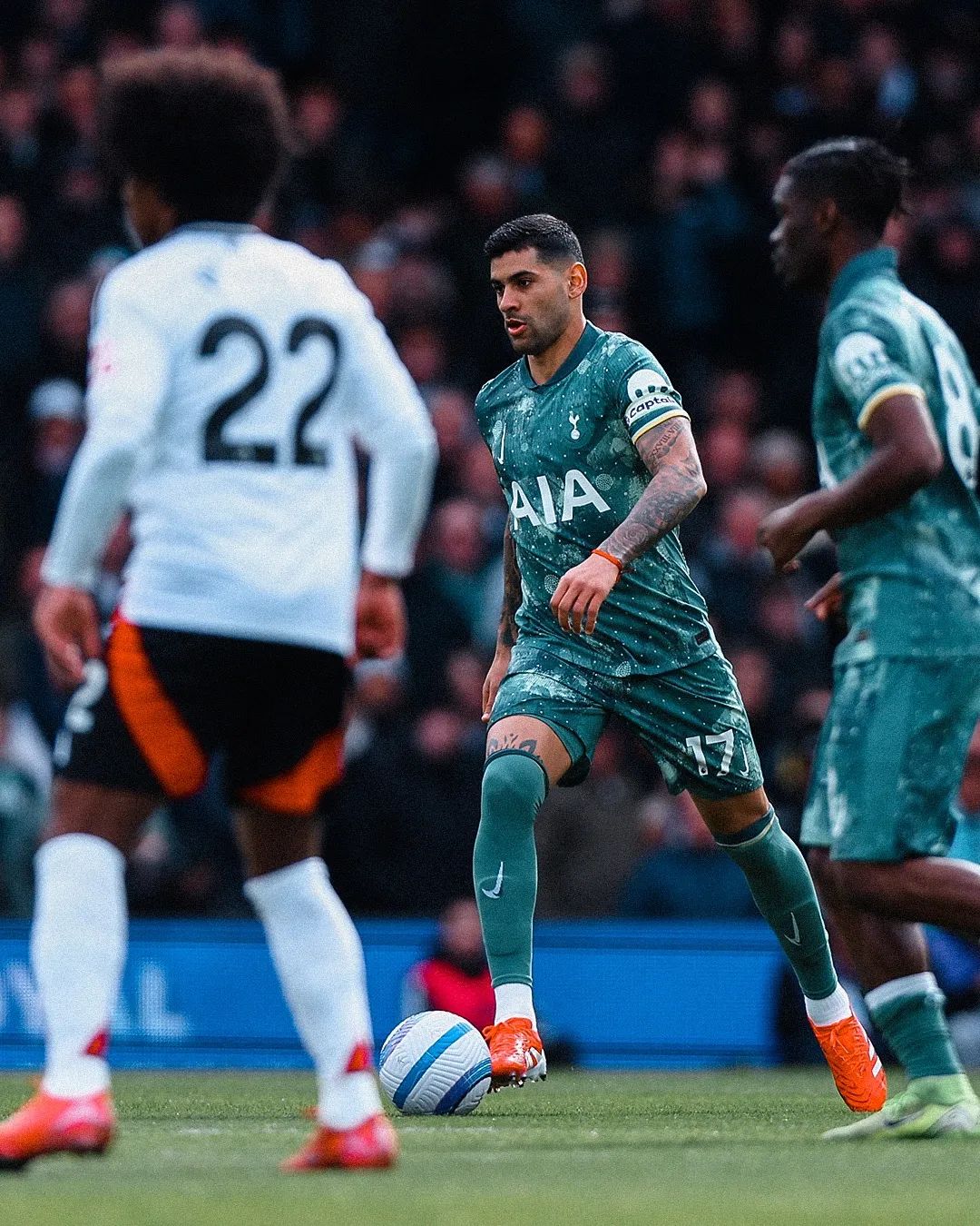 切尔西主场大胜热刺,提前锁定欧冠资格 切尔西主场大胜热刺,提前锁定欧冠资格