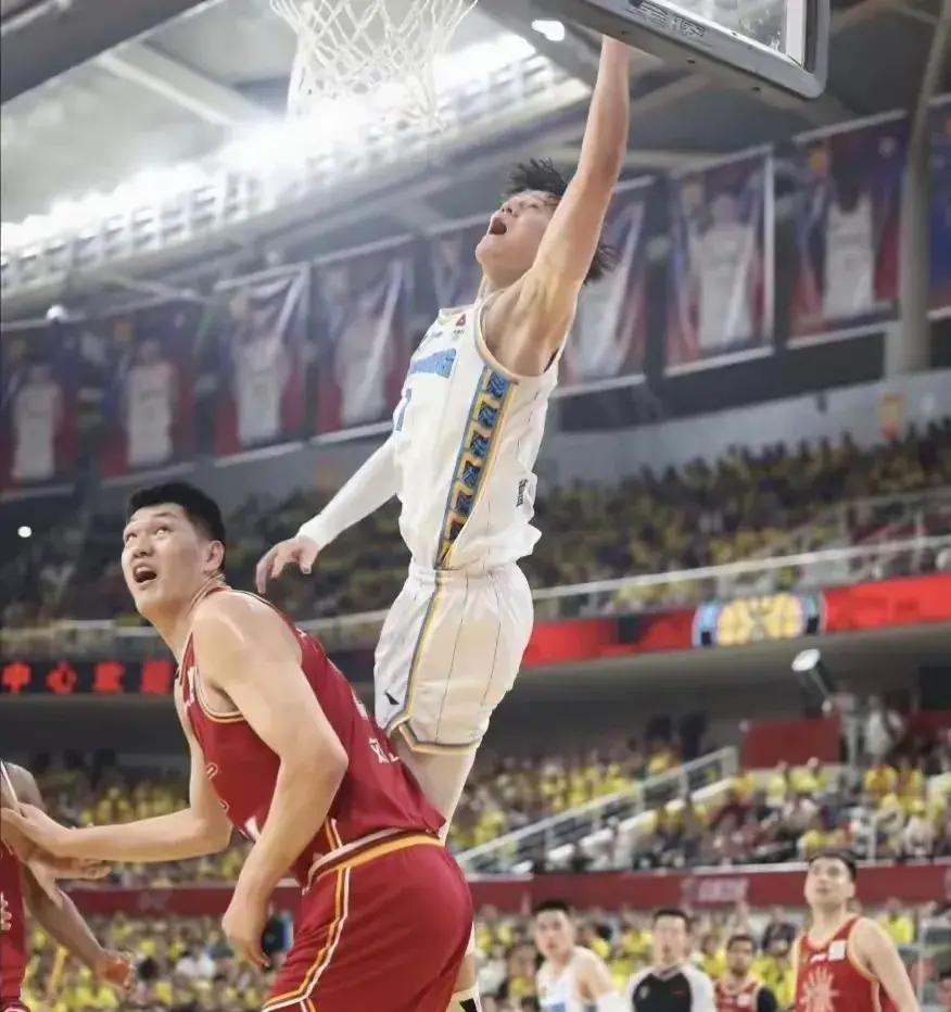 山西男篮迎战士气高昂,胜利在望 山西男篮迎战士气高昂,胜利在望