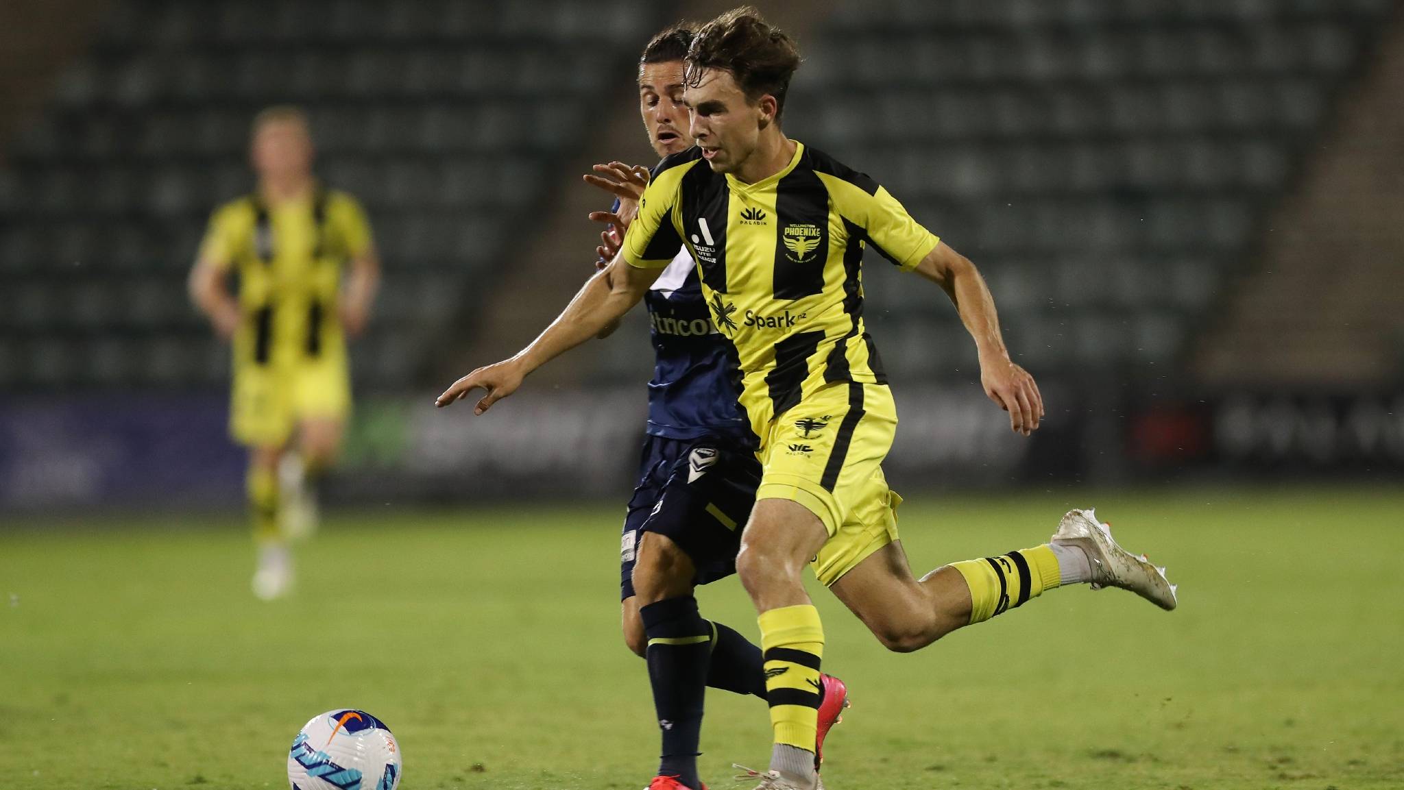 那不勒斯球队凭借团结赢得胜利,实力不容小觑 那不勒斯球队凭借团结赢得胜利,实力不容小觑