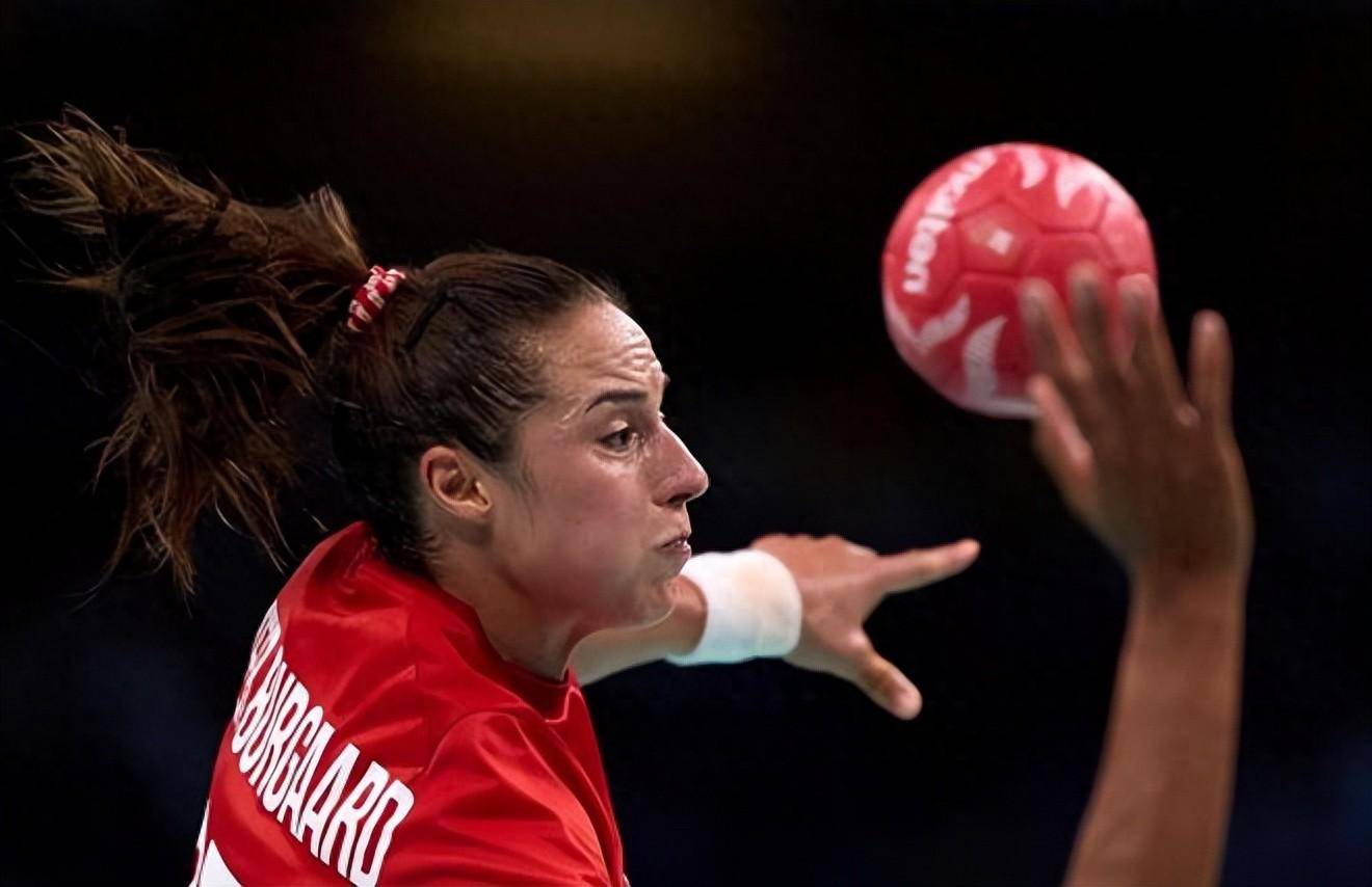 美国击败瑞典,晋级女子手球半决赛 美国击败瑞典,晋级女子手球半决赛