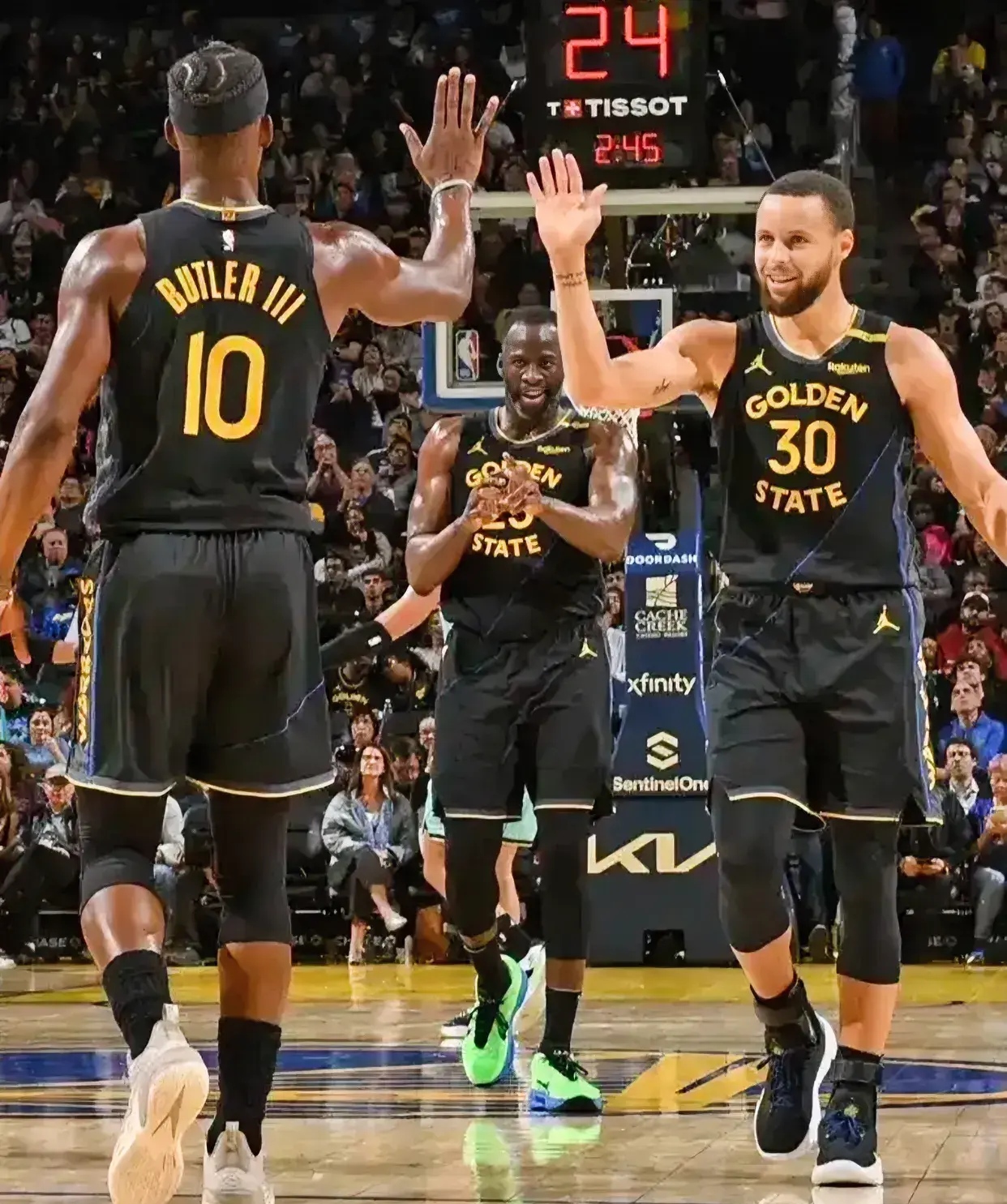 勇士后卫突破射门精准,率队连胜晋级下一轮的简单介绍 勇士后卫突破射门精准,率队连胜晋级下一轮的简单介绍