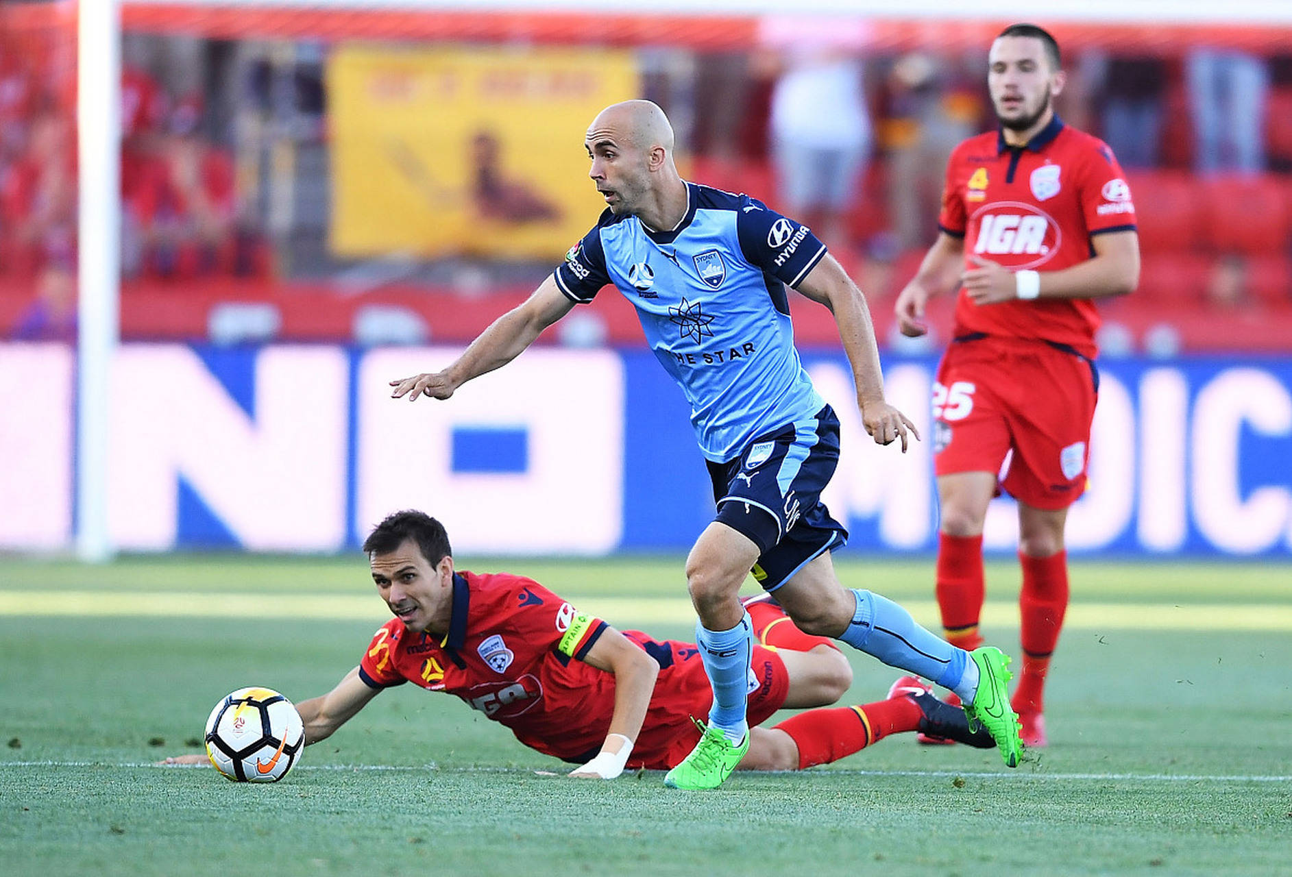 世俱杯直播-里昂客场硬仗不畏劣势,实现绝地反击