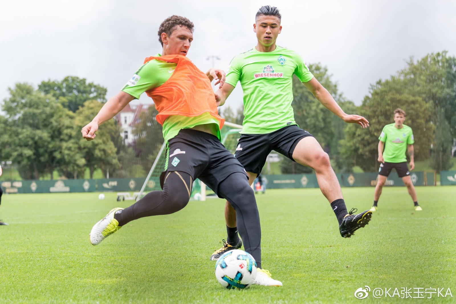 世俱杯冠军-荷兰实现回归胜利,晋级下一轮