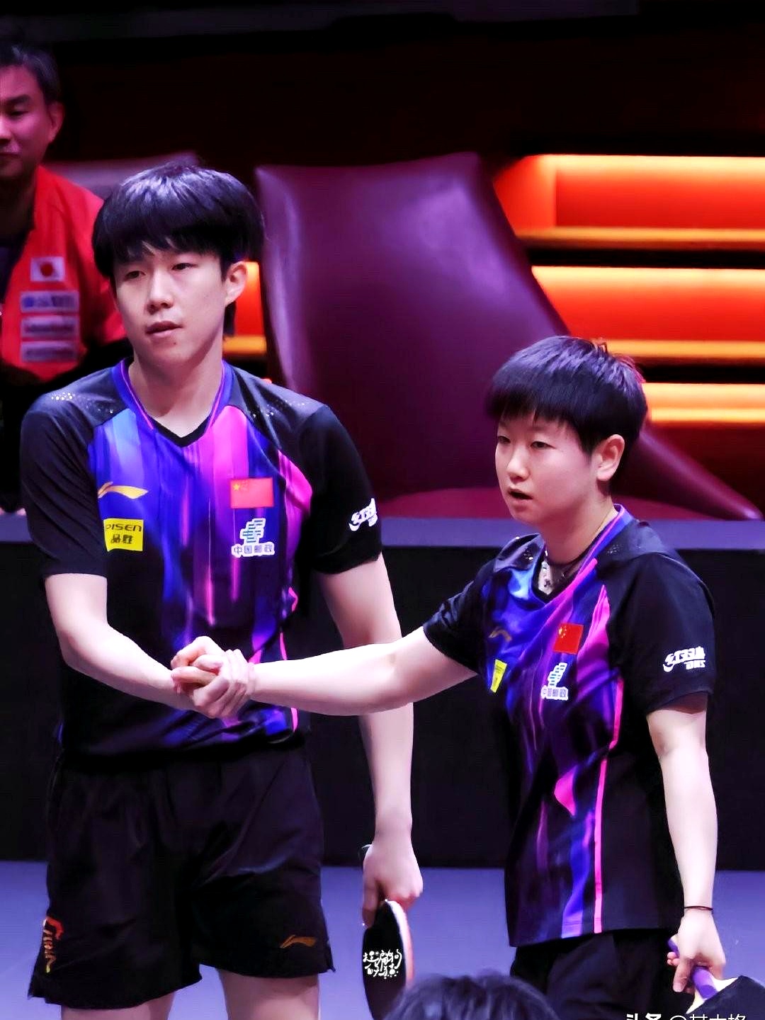 比分胶着争夺,胜负难以预料 比分胶着争夺,胜负难以预料