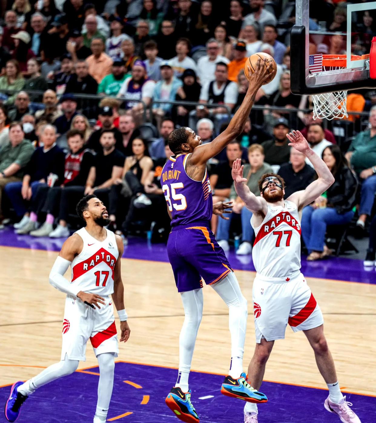 太阳主场大败:布克单核难敌猛龙失利无力改变局势 太阳主场大败:布克单核难敌猛龙失利无力改变局势