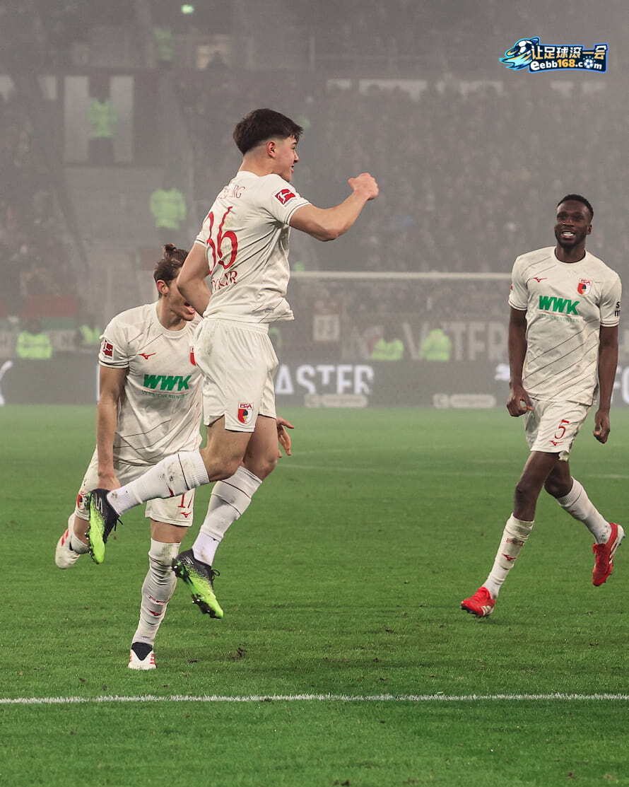 德国球队赴法国备战比赛,士气昂扬 德国球队赴法国备战比赛,士气昂扬