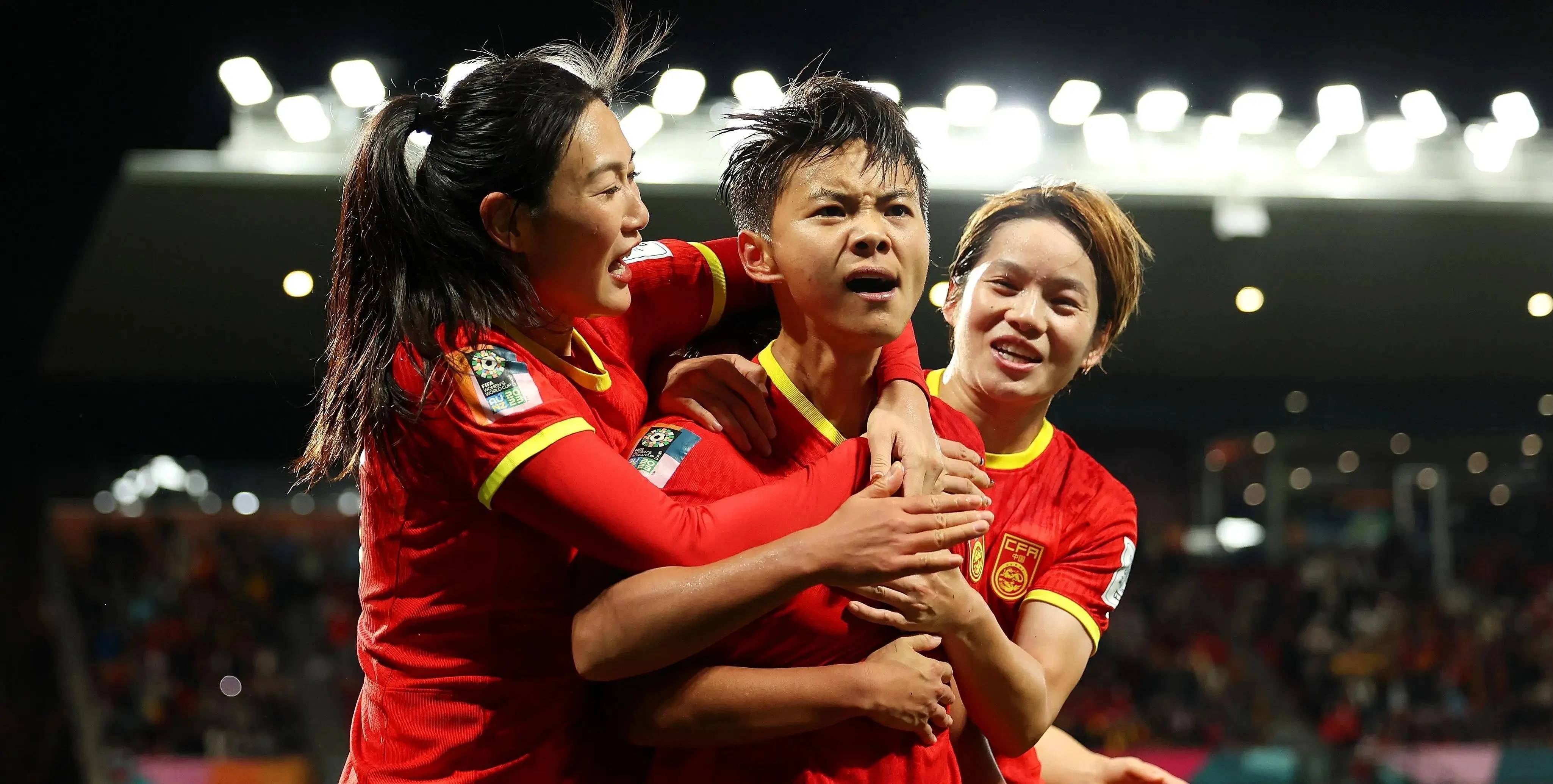 关于中国女足击败劲敌,勇夺冠军殊荣的信息 关于中国女足击败劲敌,勇夺冠军殊荣的信息