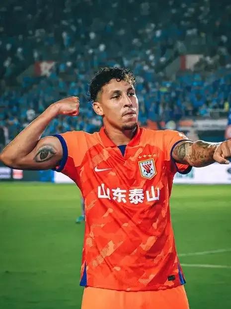 世俱杯分组-精彩比赛中球员表现出色受到赞誉