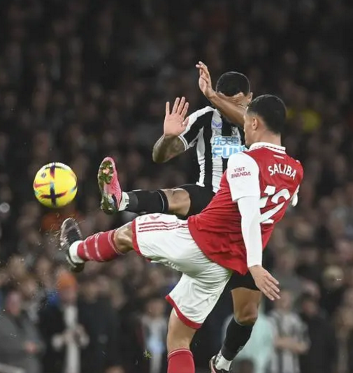 纽卡斯尔主场击败斯图加特,反客为主折服对手 纽卡斯尔主场击败斯图加特,反客为主折服对手