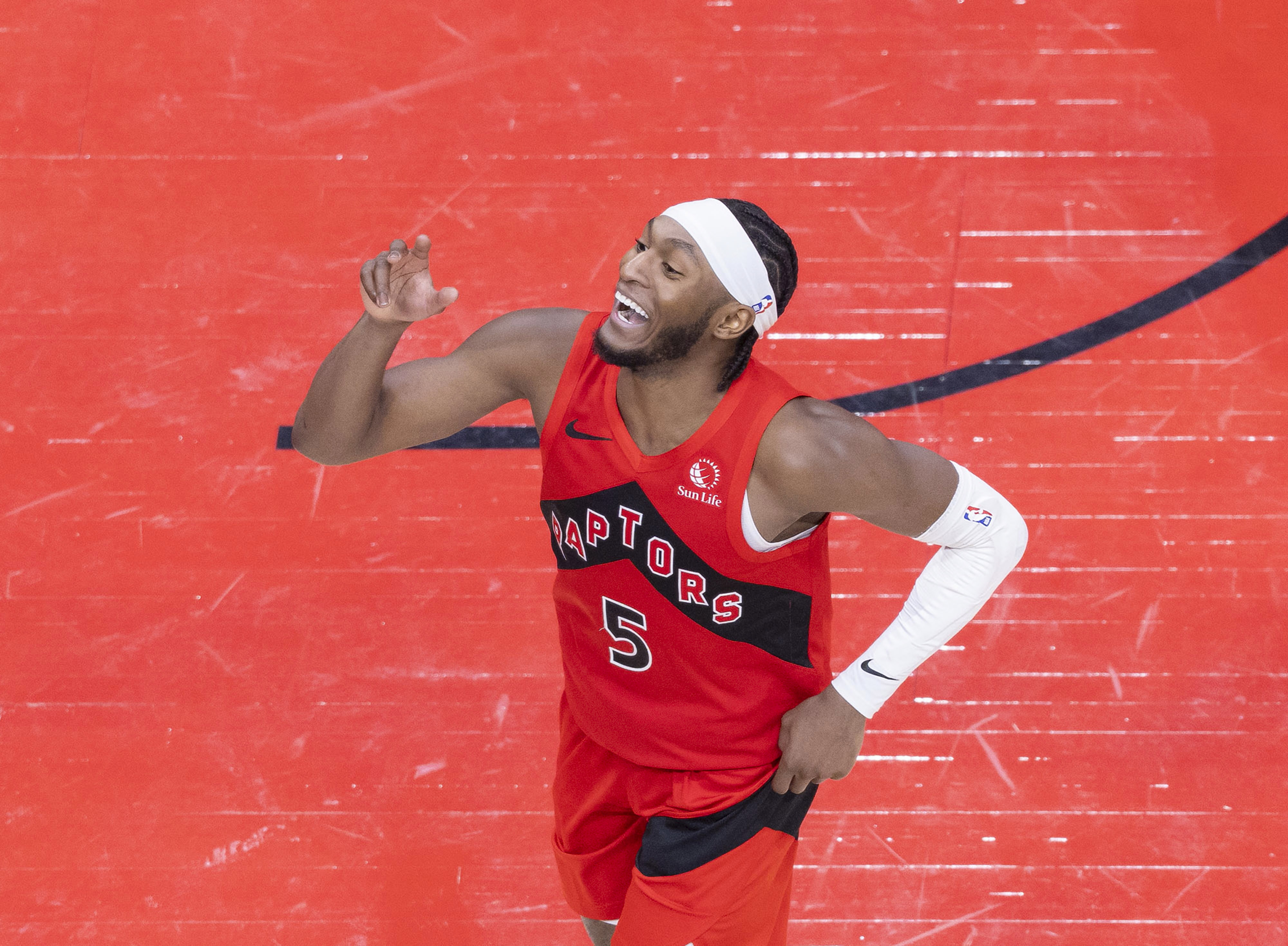 世俱杯改制-猛龙横扫魔术，晋级东部半决赛