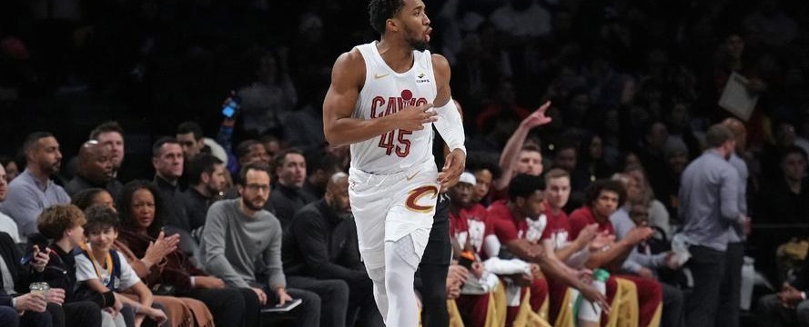 世俱杯-米切尔砍下30分，爵士战胜篮网