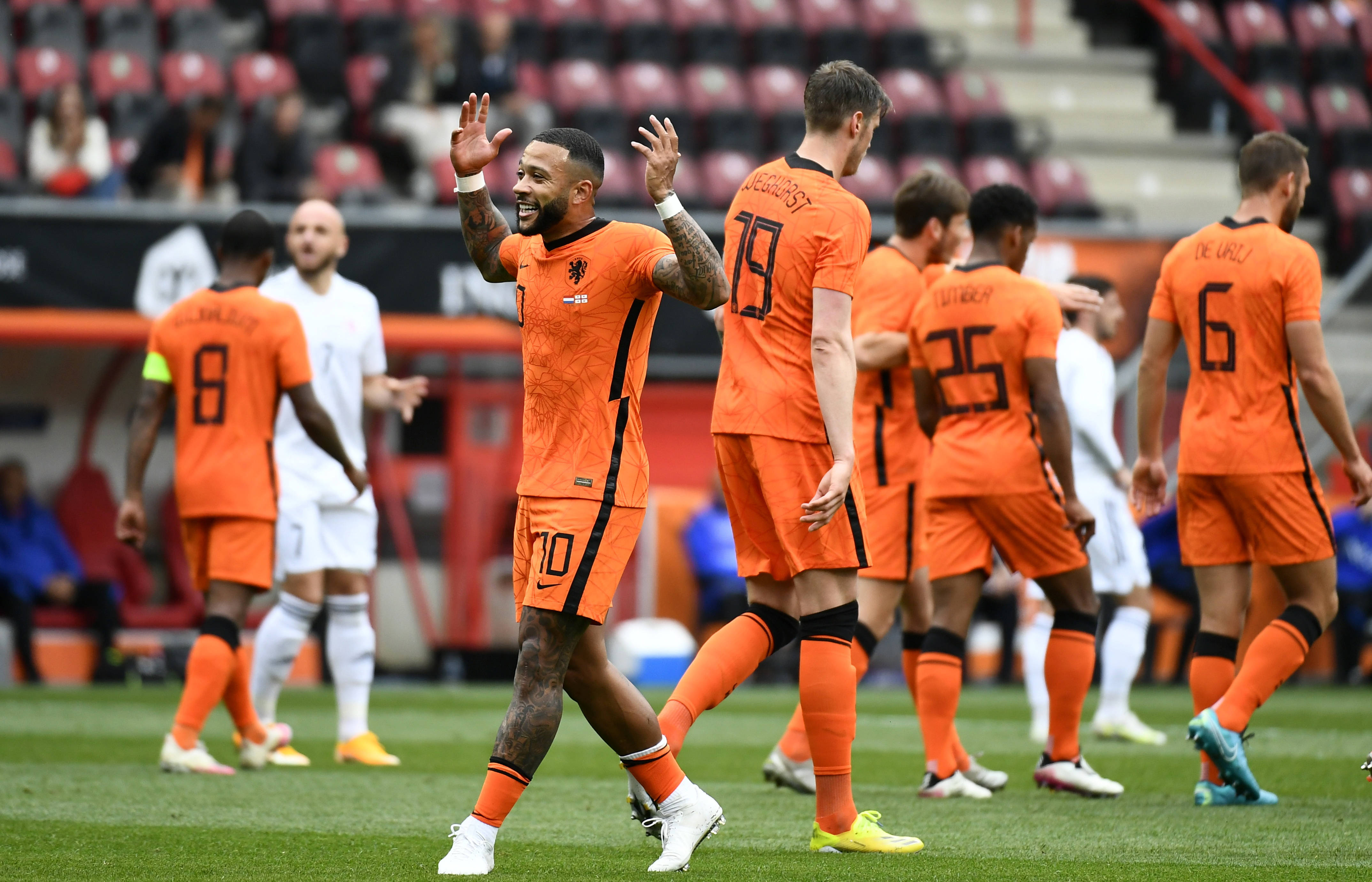 荷兰队客场击败乌克兰，获得宝贵胜利