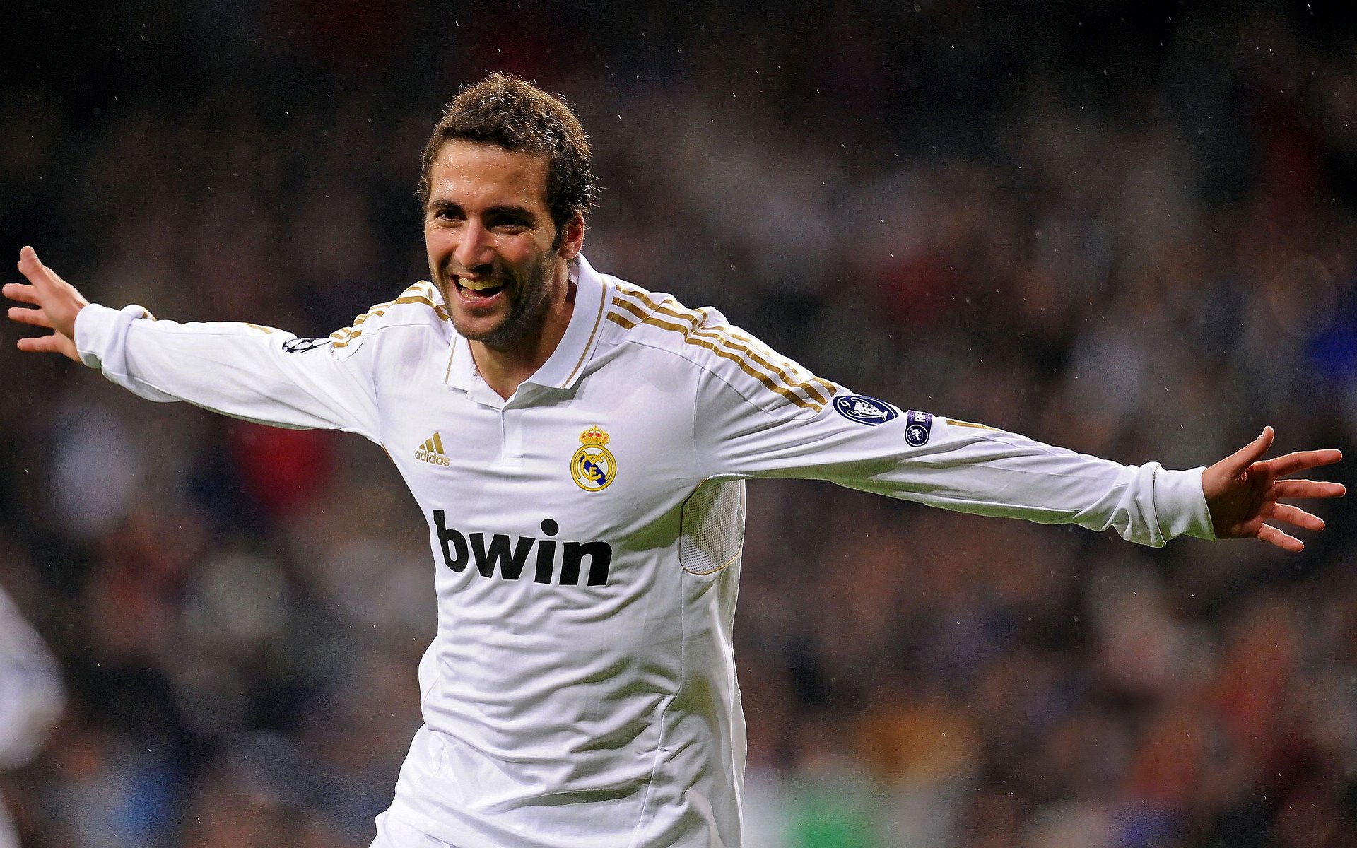 世俱杯直播-跨界风暴，亚特兰大加时绝杀智利，皮克神奇接管F1年度争冠赛