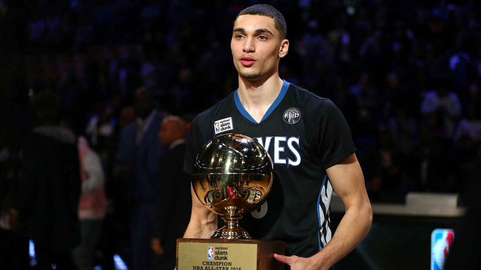 世俱杯参赛资格-当狮吼遭遇南美风，一位过客在两种足球灵魂间的裁决