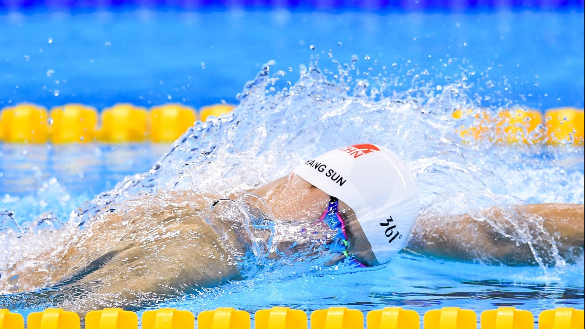 世俱杯冠军-新星皮亚斯特里领军，红牛二队轻取索伯车队展露锋芒